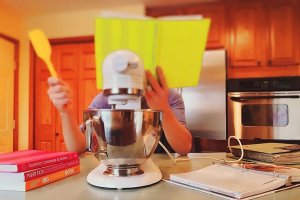 stand mixer on kitchen counter